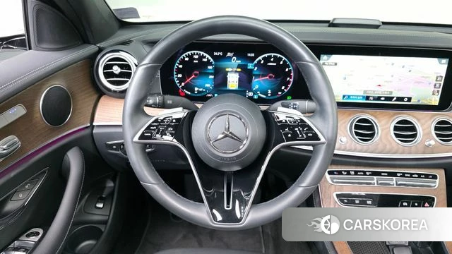 Mercedes-Benz E-Class W213 2023 Белый из Кореи, фото 4