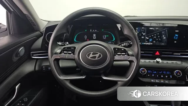 Hyundai The New Avante Hybrid (CN7) 2024 Белый из Кореи, фото 4