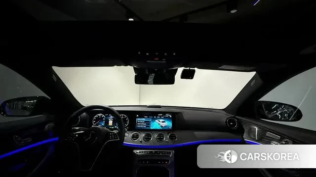 Mercedes-Benz E-Class W213 2023 Черный из Кореи, фото 4