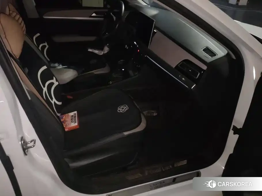Volkswagen Lavida 2023 Белый из Китая, фото 4