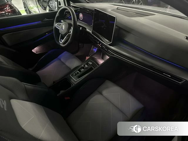 Volkswagen Golf 2024 Белый из Китая, фото 4