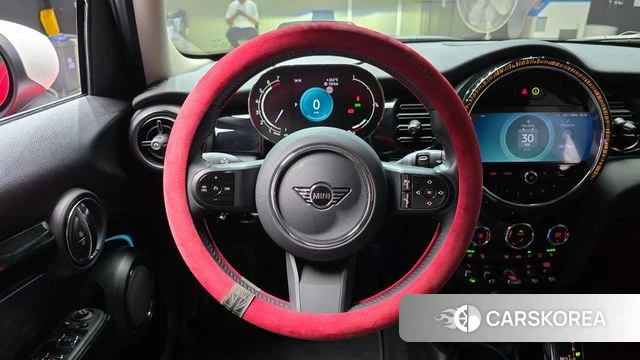 Mini Cooper 2023 Красный из Кореи, фото 4