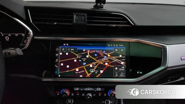 Audi Q3 (F3) 2023 Белый из Кореи, фото 4