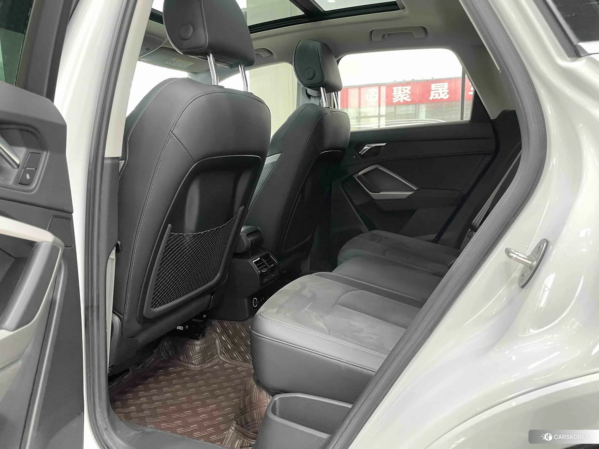 Audi Q3 2023 Белый из Китая, фото 4