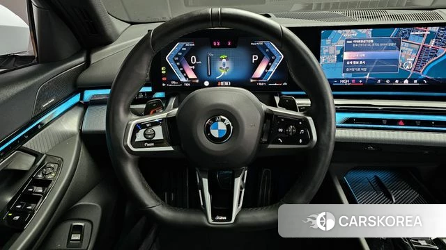 BMW 5 Series (G60) 2025 Серебристо-серый из Кореи, фото 4