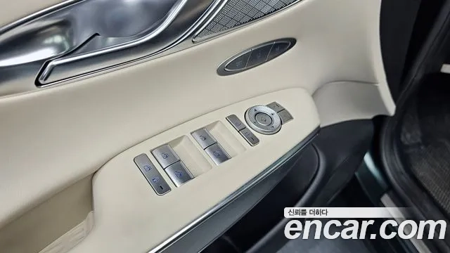 Genesis GV70 2023 Зеленый из Кореи, фото 4