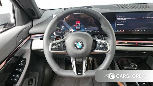 BMW 5 Series (G60) 2025 Серебристо-серый из Кореи, фото 4