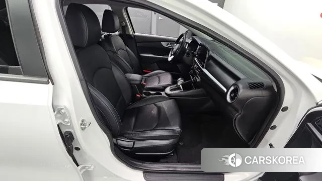 Kia The New K3 2nd generation 2021 Белый из Кореи, фото 4