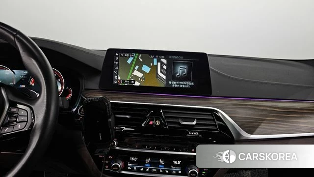 BMW 5 Series (G30) 2018 Синий из Кореи, фото 4