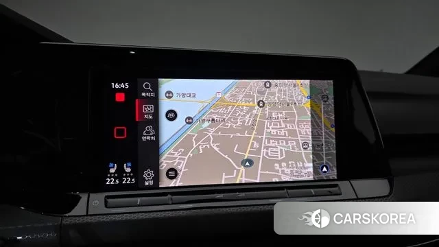 Volkswagen Golf 8th Generation 2023 Белый из Кореи, фото 4