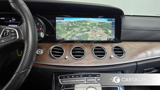 Mercedes-Benz E-Class W213 2018 Белый из Кореи, фото 4
