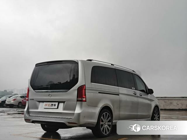 Mercedes-Benz V-class 2023 Серебристо-серый из Китая, фото 4