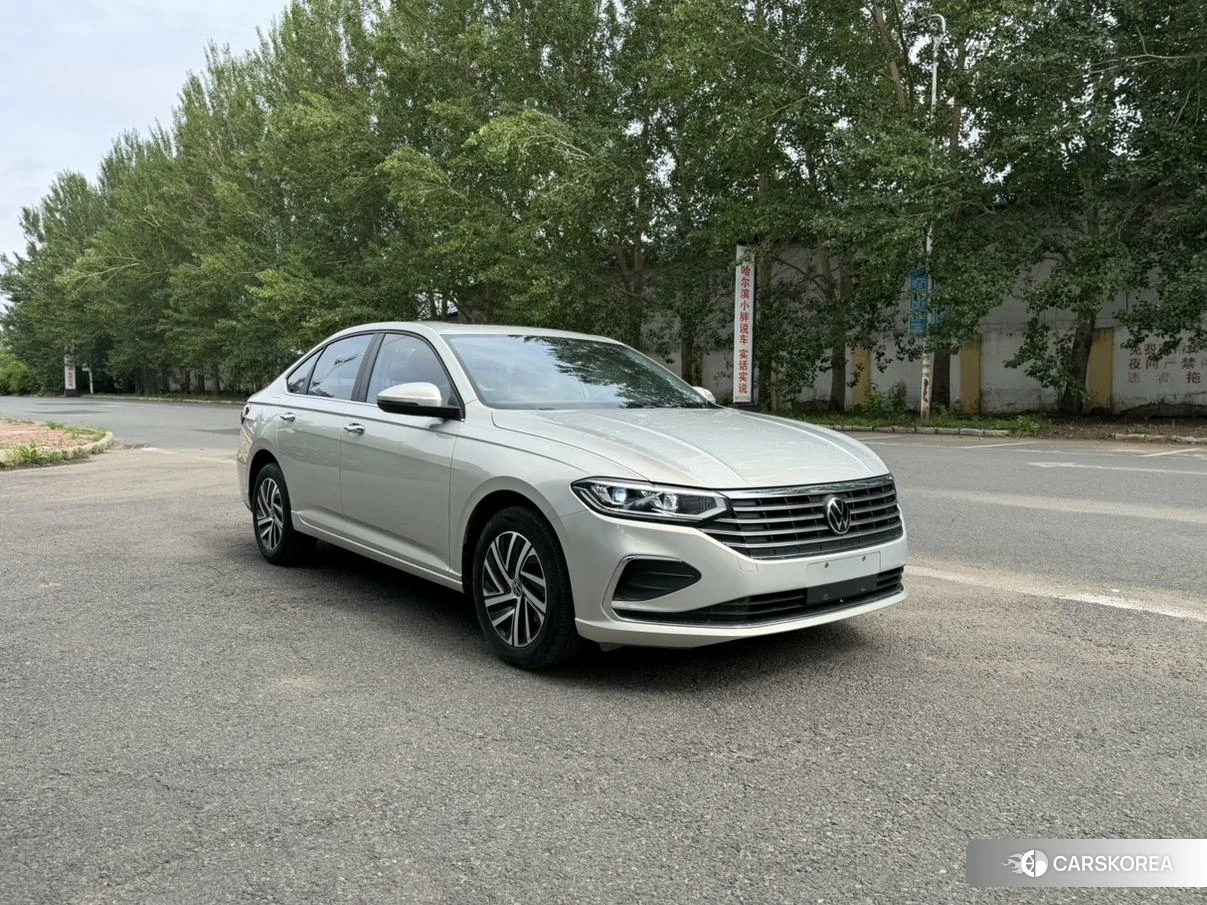 Volkswagen Lavida 2023 Шампань из Китая, фото 4