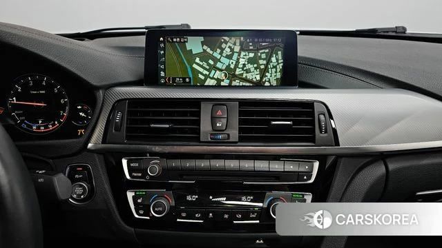 BMW 3 Series (F30) 2018 Белый из Кореи, фото 4