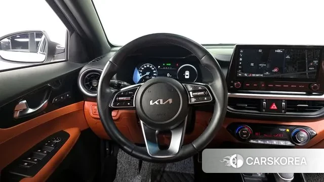 Kia The New K3 2nd generation 2023 Белый из Кореи, фото 4
