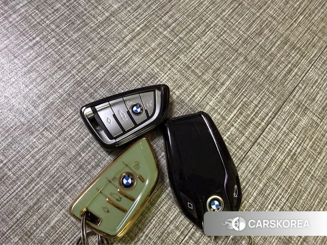 BMW 5 Series (G30) 2018 Белый из Кореи, фото 4