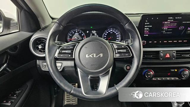 Kia The New K3 2nd generation 2024 Белый из Кореи, фото 4