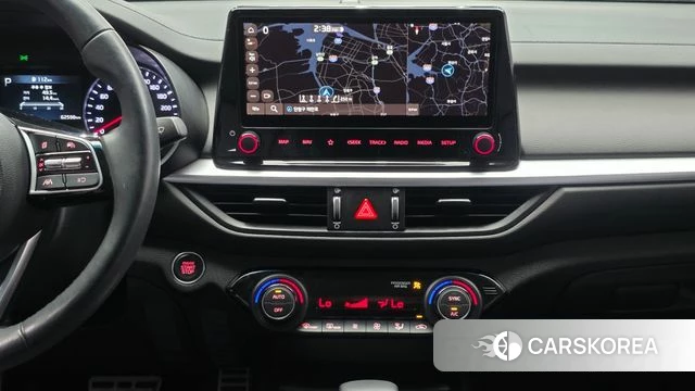 Kia The New K3 2nd generation 2022 Белый из Кореи, фото 4