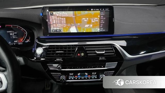 BMW 5 Series (G30) 2022 Белый из Кореи, фото 4
