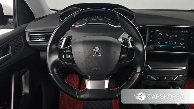 Peugeot 308 second generation 2018 Белый из Кореи, фото 4