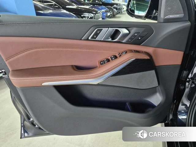 BMW X5 (G05) 2024 Черный из Кореи, фото 4