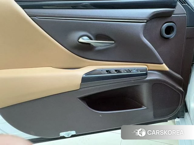 Lexus ES 2021 Белый из Китая, фото 4