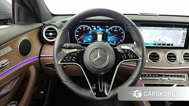 Mercedes-Benz E-Class W213 2022 Светло-серебряный цвет из Кореи, фото 4