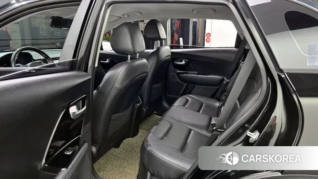 Kia Niro 2018 Черный из Кореи, фото 4