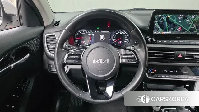 Kia Seltos 2022 Белый из Кореи, фото 4