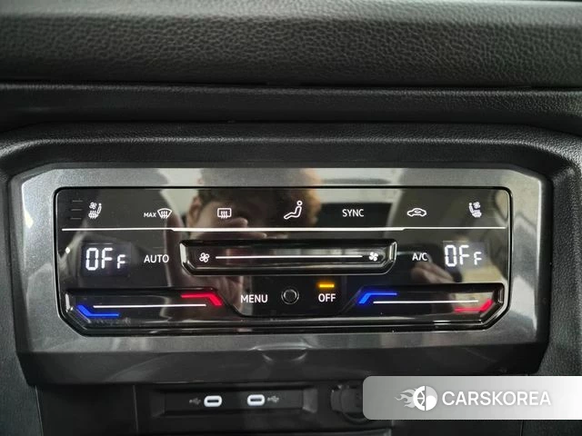 Volkswagen Tiguan Allspace 2024 Белый из Кореи, фото 4