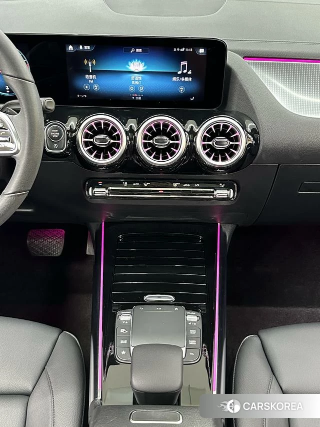 Mercedes-Benz GLA 2023 Белый из Китая, фото 4