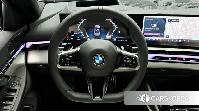 BMW 5 Series (G60) 2025 Серебристо-серый из Кореи, фото 4