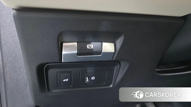 Land Rover Discovery Sports 2nd Generation 2023 Белый из Кореи, фото 4