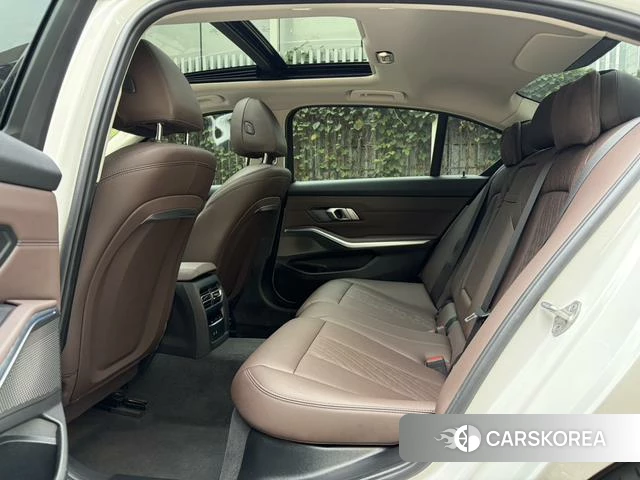 BMW 3 series 2023 Белый из Китая, фото 4