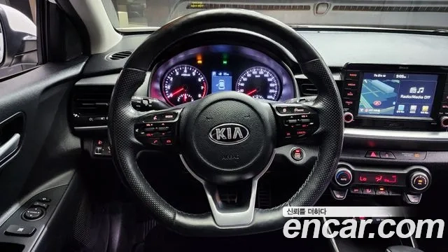 Kia Stonic 2018 Белый из Кореи, фото 4