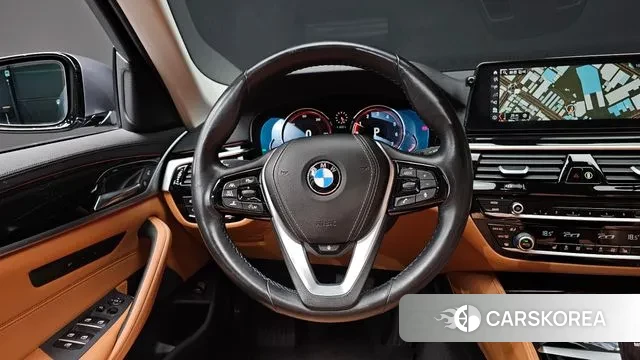 BMW 5 Series (G30) 2018 Серебристо-серый из Кореи, фото 4