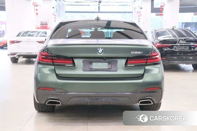 BMW 5 series (imported) 2022 Зеленый из Китая, фото 4