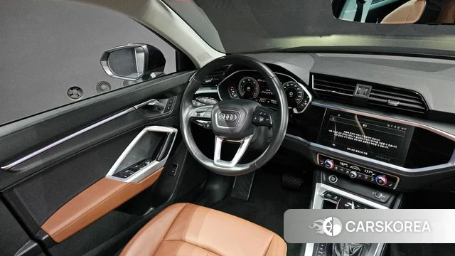 Audi Q3 (F3) 2023 Черный из Кореи, фото 4