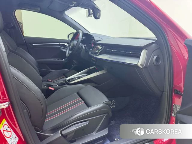 Audi A3 2024 Красный из Китая, фото 4