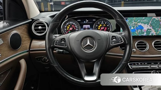Mercedes-Benz E-Class W213 2018 Черный из Кореи, фото 4
