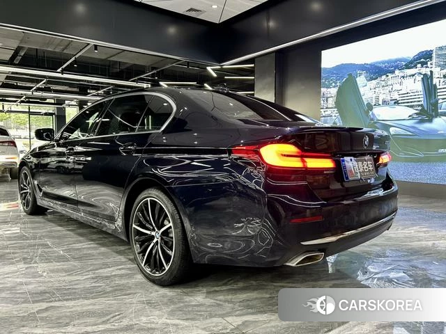 BMW 5 series 2021 Черный из Китая, фото 4