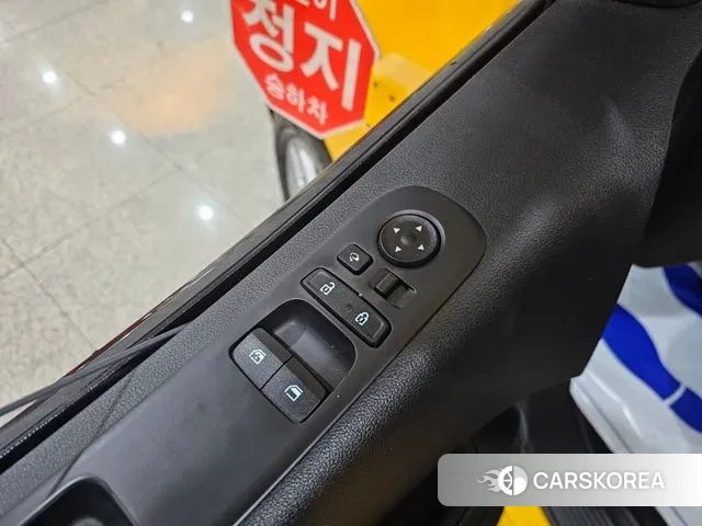 Hyundai Staria 2021 Желтый из Кореи, фото 4