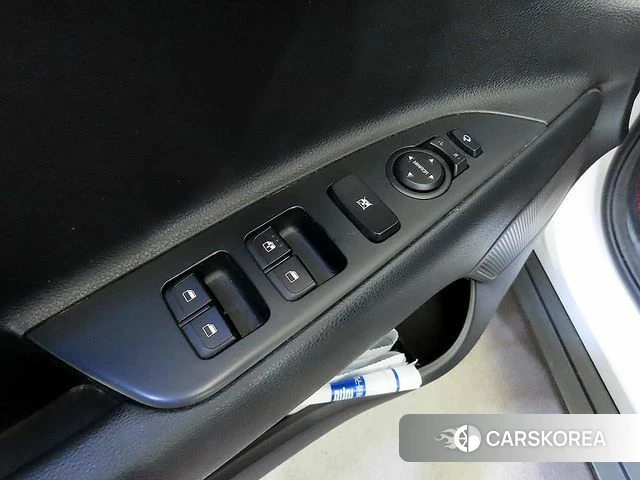 Kia Stonic 2019 Белый из Кореи, фото 4