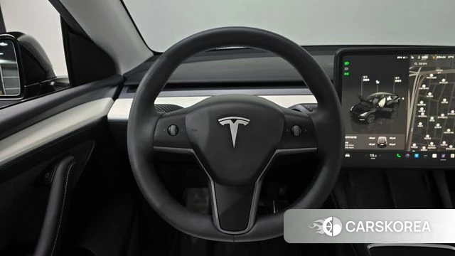 Tesla Model Y 2024 Черный из Кореи, фото 4