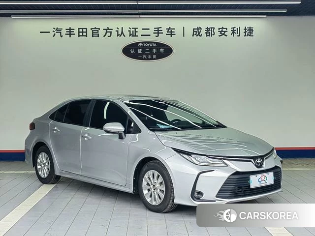 Toyota Corolla 2023 Серебристо-серый из Китая, фото 4