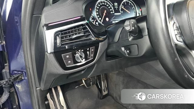 BMW 5 Series (G30) 2018 Синий из Кореи, фото 4