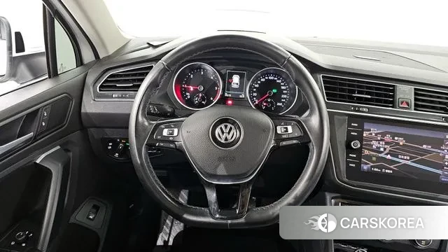 Volkswagen Tiguan second Generation 2019 Белый из Кореи, фото 4