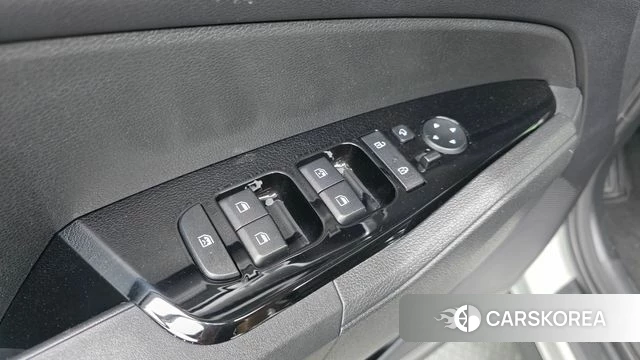 Kia Sportage 5th Generation 2023 Белый из Кореи, фото 4