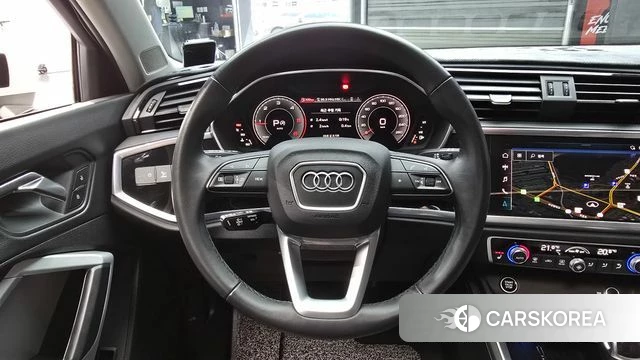 Audi Q3 (F3) 2023 Белый из Кореи, фото 4