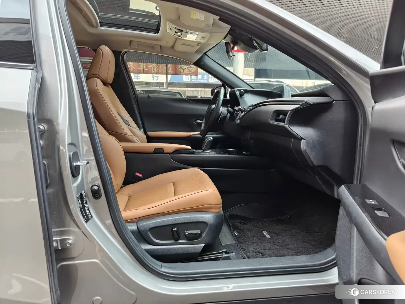 Lexus UX 2022 Silver/gray из Китая, фото 4